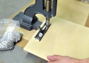 Doppel-Hohlnieten<br>Schaft 7 mm<br>vernickelt<br>geschlossen